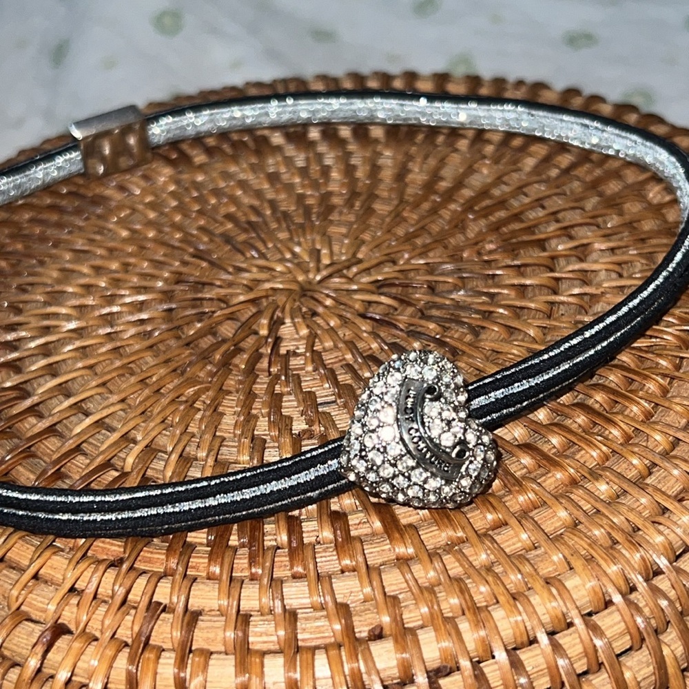 JLN Juicy Couture Rhinestone Heart Stretch Headband. - Picture 7 of 7